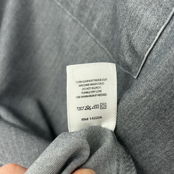 Figs Men's Leon Scrub Top in Graphite Gray Size 2XL - Picture 8 of 10